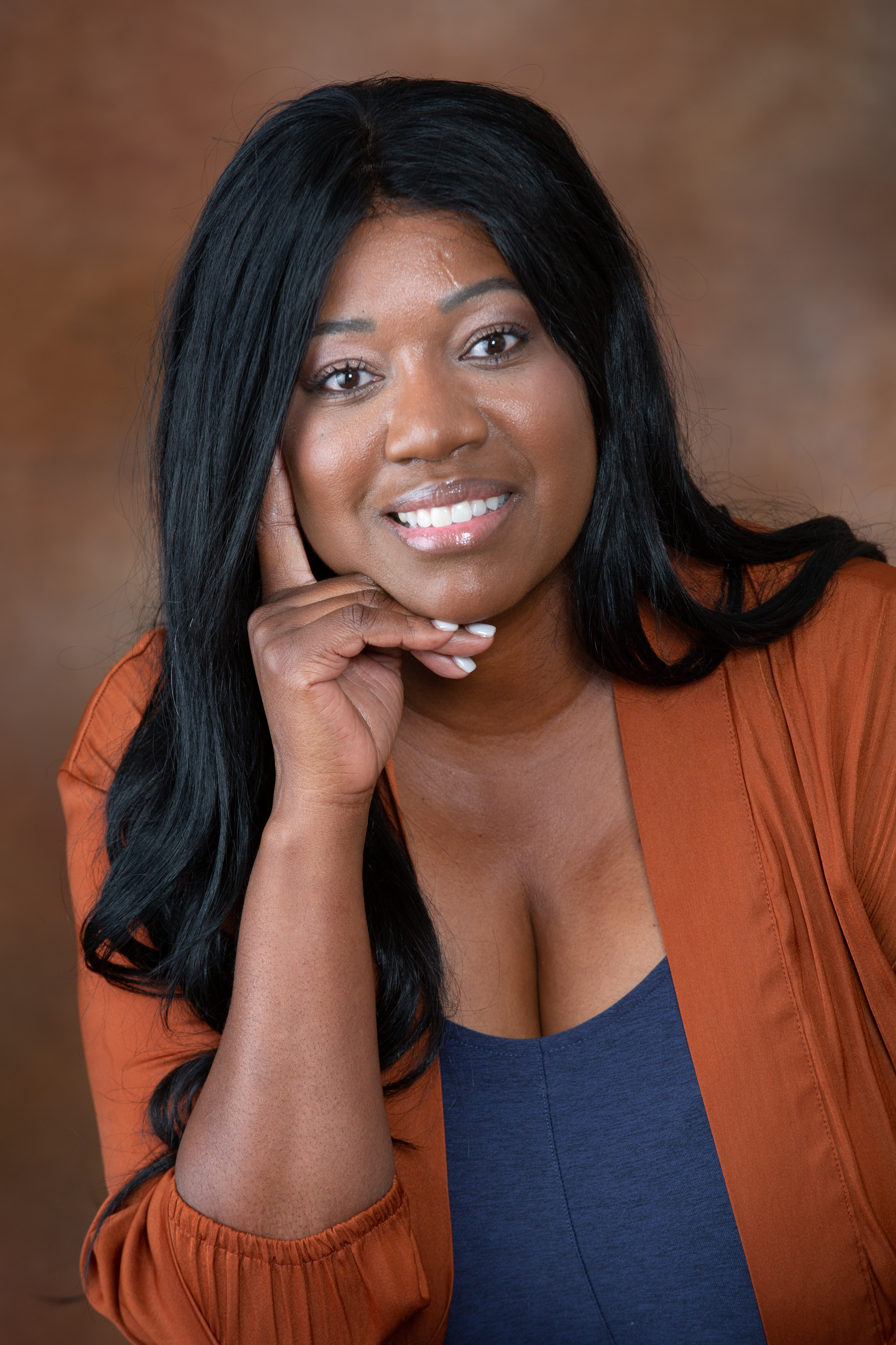 Justin Cloud as Aunt Val